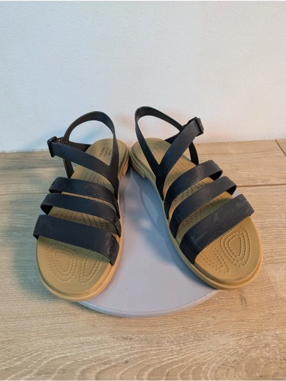 Crocs Tulum Sandals Womens Sz 9 Black Flats Strappy Buckle Iconic Comfort